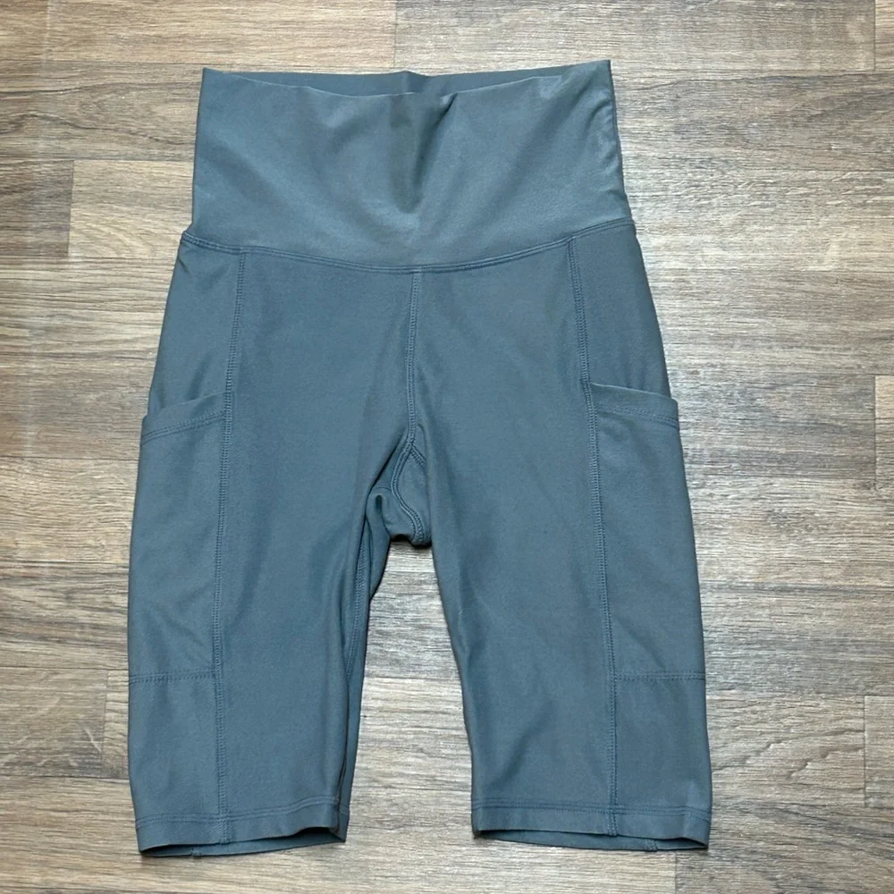 Wolven sustainable women's recycled slate gray biker shorts
